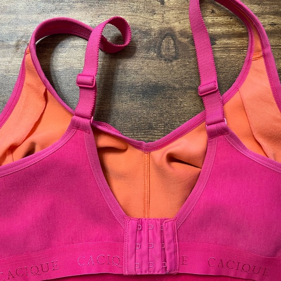 Cacique brand bra size 46C - Picture 2 of 3